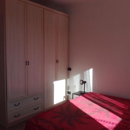 דירות פיומיצ'ינו A Santy'S House 1Piano-No Lift-Shuttle A Pagamento-Raggiungibile A Piedi Aeroporto-Fermata Bus Fiera Di Roma A 3 Minuti-Air Condiz Ed Extra Bed For A Fee A Pagamento מראה חיצוני תמונה