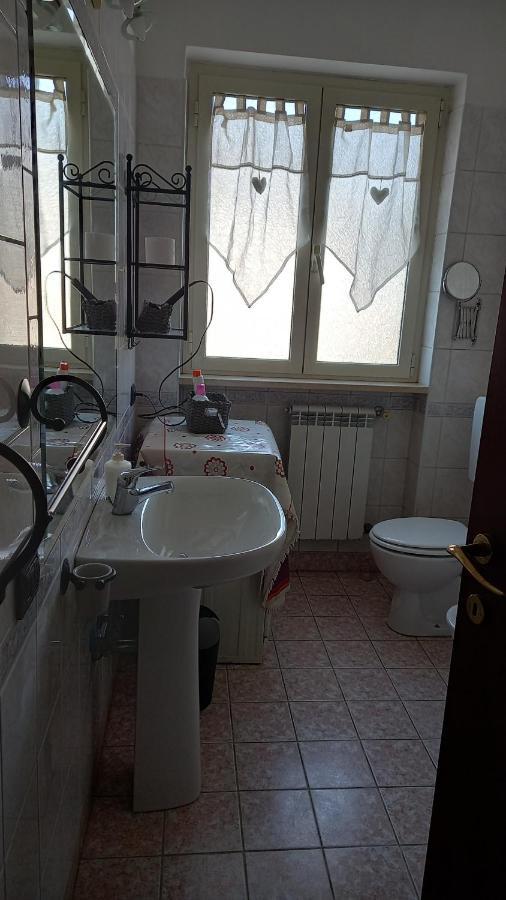 דירות פיומיצ'ינו A Santy'S House 1Piano-No Lift-Shuttle A Pagamento-Raggiungibile A Piedi Aeroporto-Fermata Bus Fiera Di Roma A 3 Minuti-Air Condiz Ed Extra Bed For A Fee A Pagamento מראה חיצוני תמונה