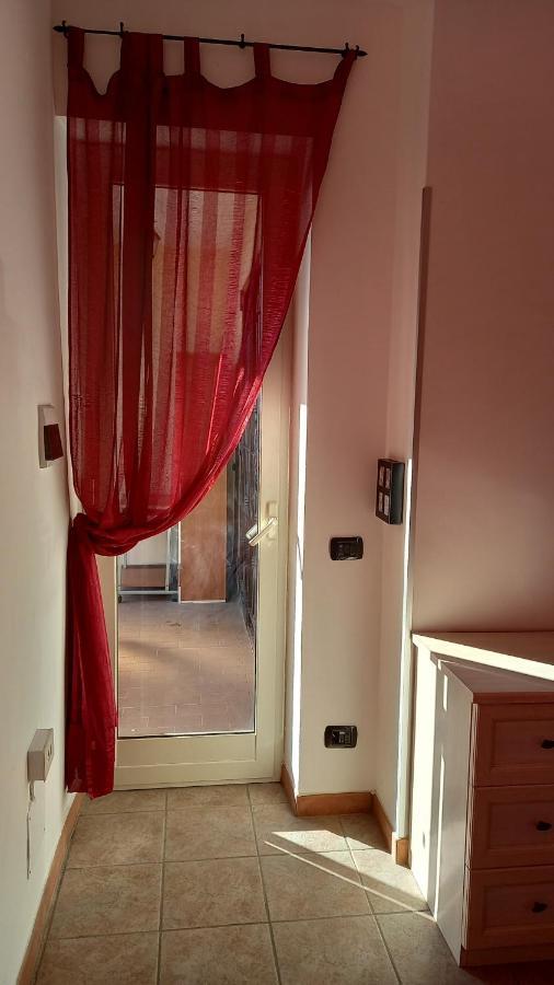 דירות פיומיצ'ינו A Santy'S House 1Piano-No Lift-Shuttle A Pagamento-Raggiungibile A Piedi Aeroporto-Fermata Bus Fiera Di Roma A 3 Minuti-Air Condiz Ed Extra Bed For A Fee A Pagamento מראה חיצוני תמונה